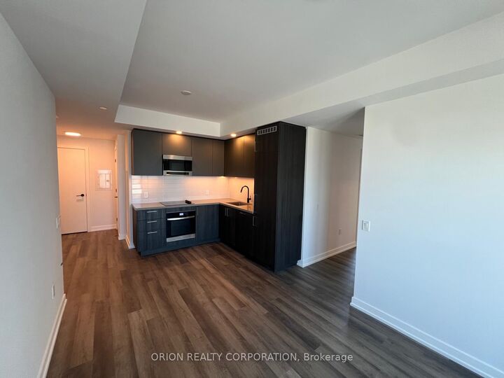Property Photo:  5 Meadowdale Road 1611  ON L4K 0C7 