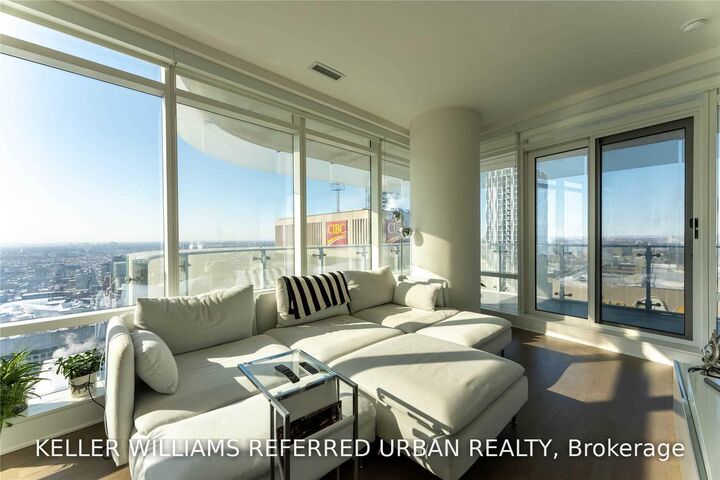 Property Photo:  1 Bloor Street E 4309  ON M4W 1A9 
