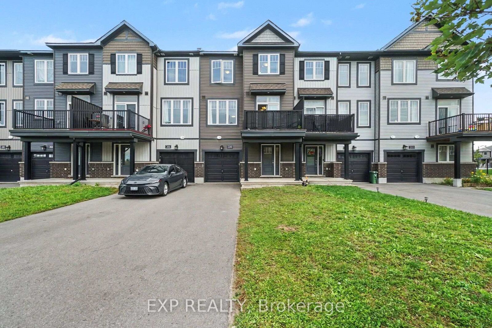 Property Photo:  208 Liebe Terrace  ON K2J 6R9 