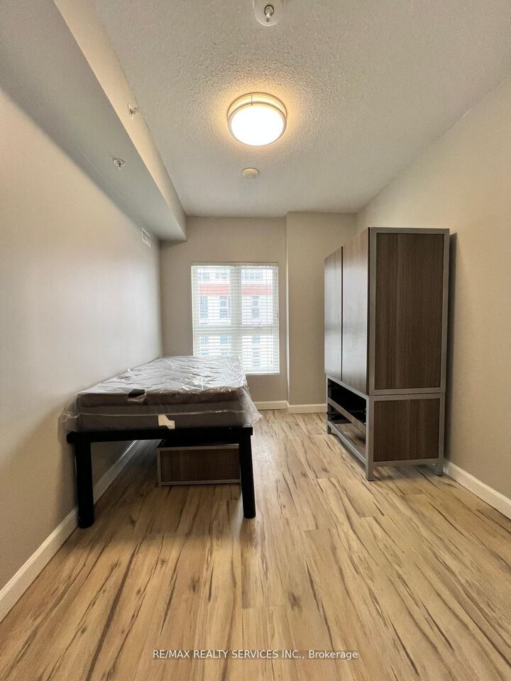 Property Photo:  258A Sunview Street 1617  ON N2L 0H6 