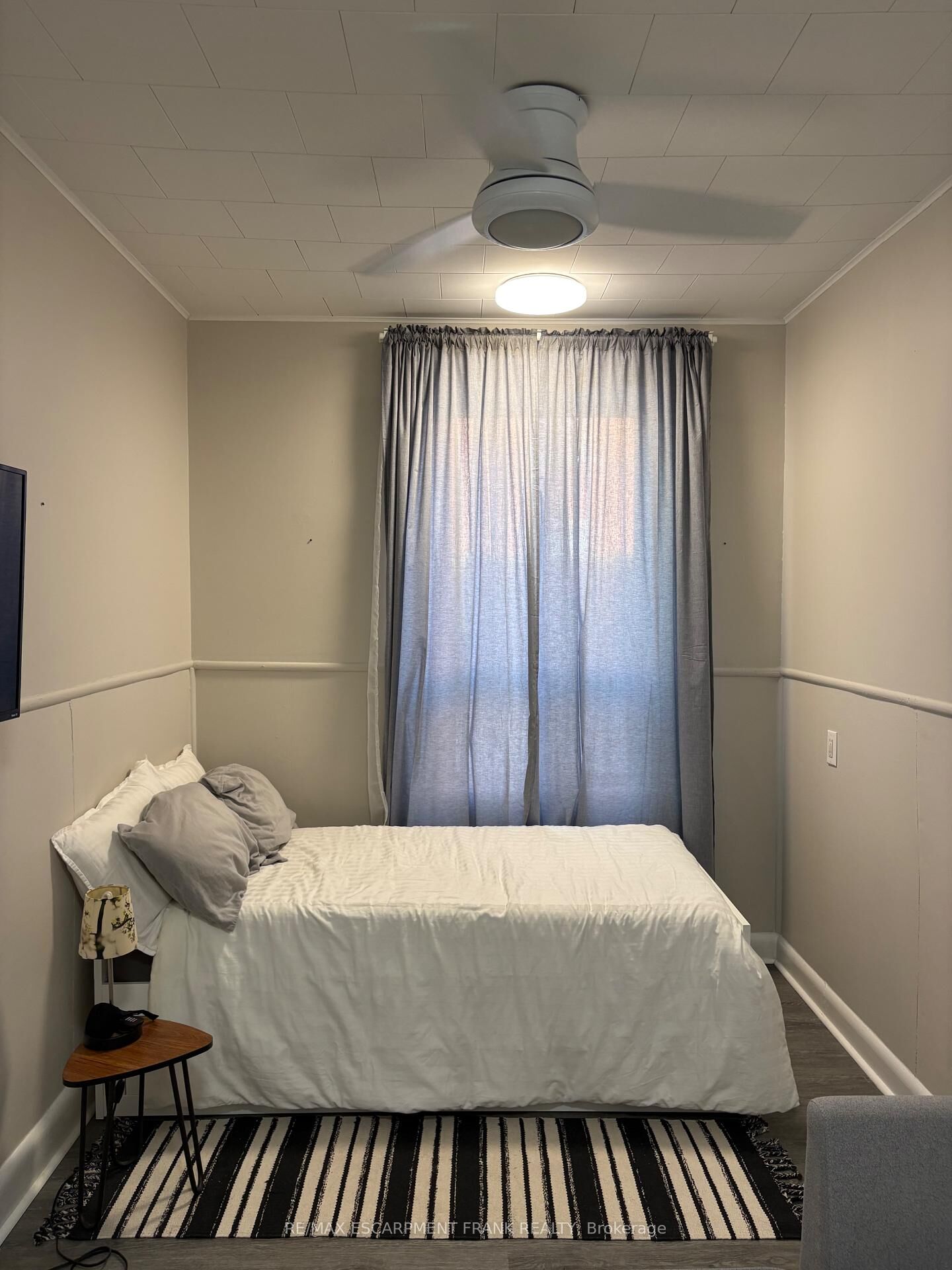 Property Photo:  20 Canada Street 2  ON L8P 1N7 