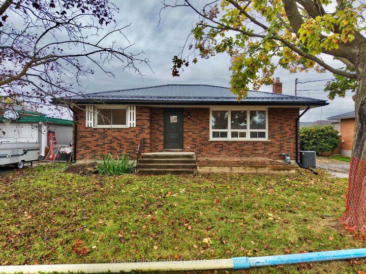 Property Photo:  92 St Patrick Street  ON K9V 1R6 