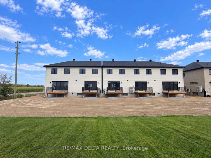 Property Photo:  63 Carpe Street A  ON K0A 1M0 