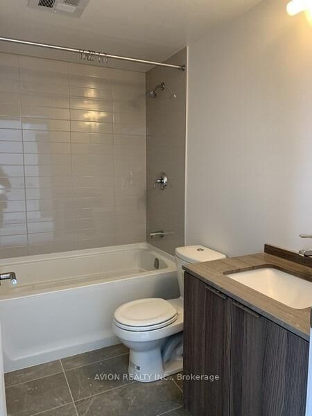 Property Photo:  11 Wellesley Street W 4013  ON M4Y 1E8 