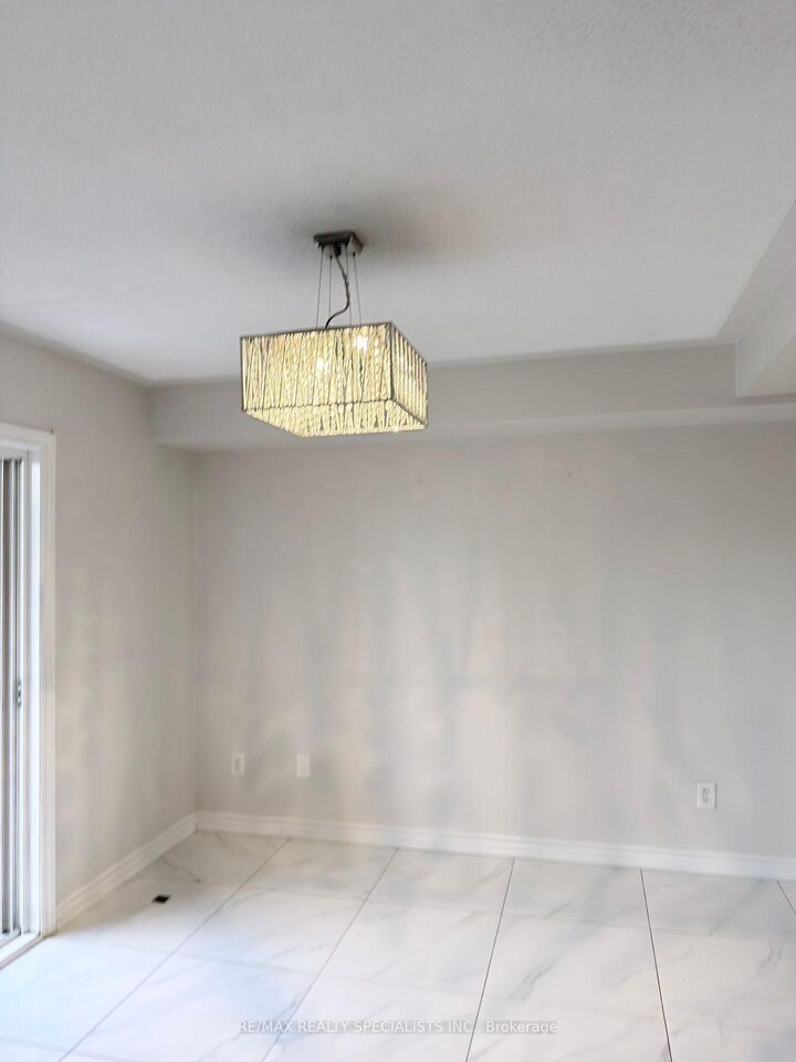 Property Photo:  3250 Bentley Drive 17  ON L5M 0P7 