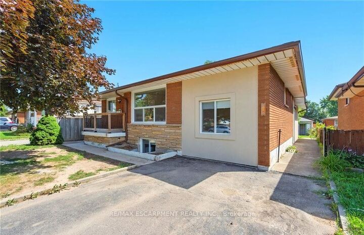 Property Photo:  929 Upper Ottawa Street C  ON L8T 3V6 