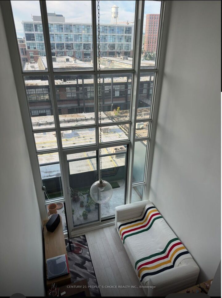 Property Photo:  5 Hanna Avenue 524  ON M6K 0B3 