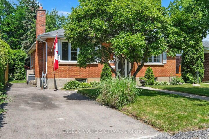 Property Photo:  325 Summit Avenue  ON K1H 5Z7 