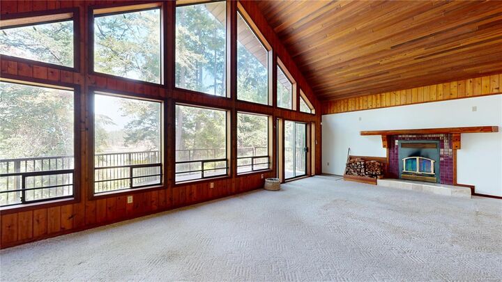 Property Photo: 2893 Rowan Way BC V0R 1X7