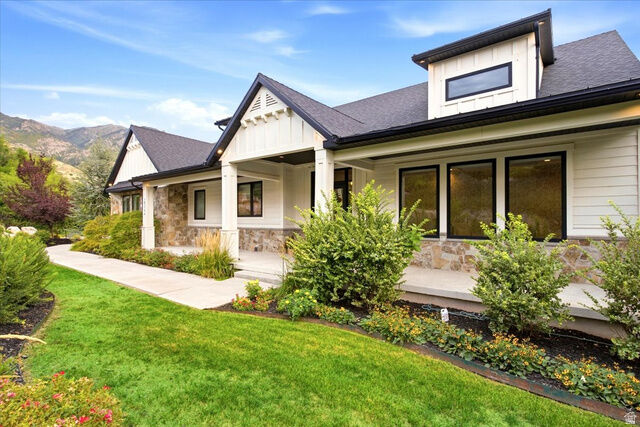 Property Photo: 2522 E Thurston Ln UT 84040