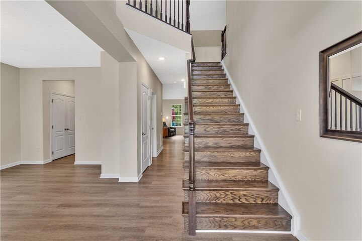 Property Photo:  112 Foxtail Ct  PA 16033 