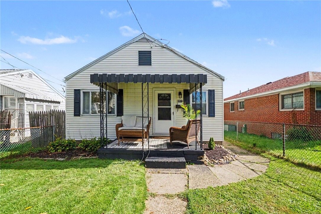 Property Photo:  2511 C  PA 15133 