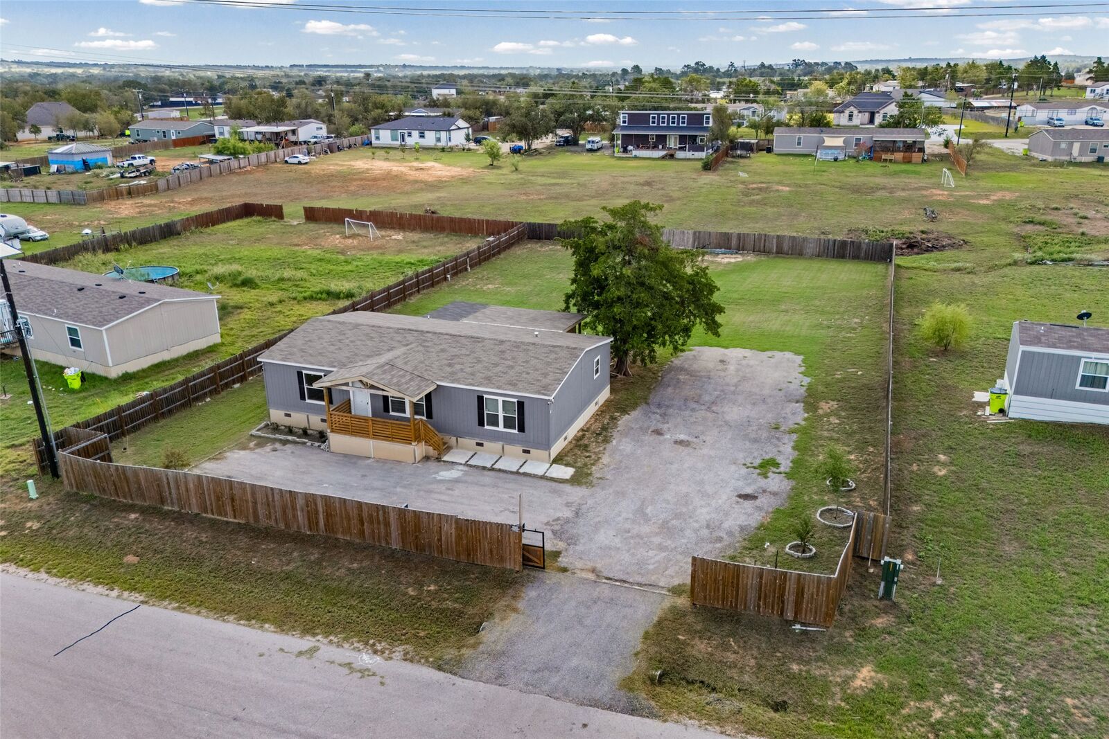 Property Photo: 109 Zacate Street TX 78621
