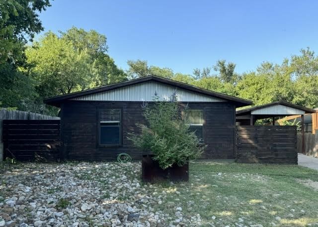 Property Photo: 504 Clover Court TX 78745