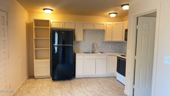 Property Photo: 6714 N 54th Avenue 2 AZ 85301