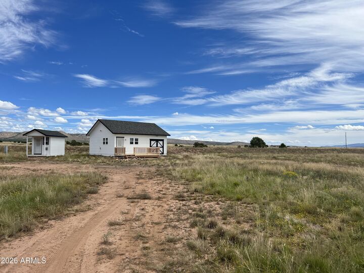 Property Photo:  3434 W Malapai Road  AZ 86334 