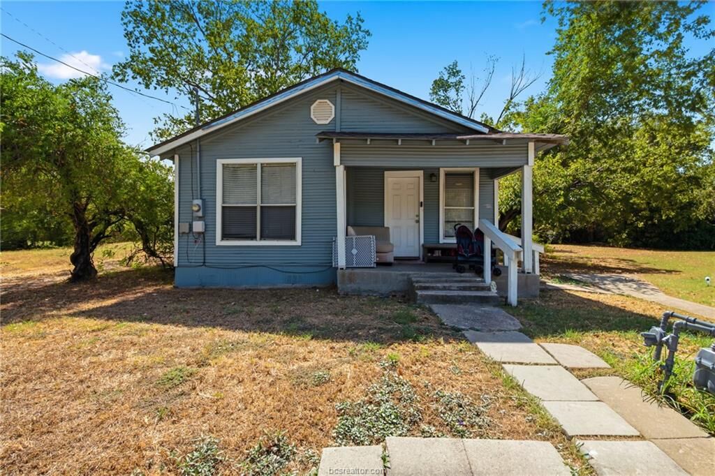 Property Photo: 709 East Martin Luther King Jr Street TX 77803