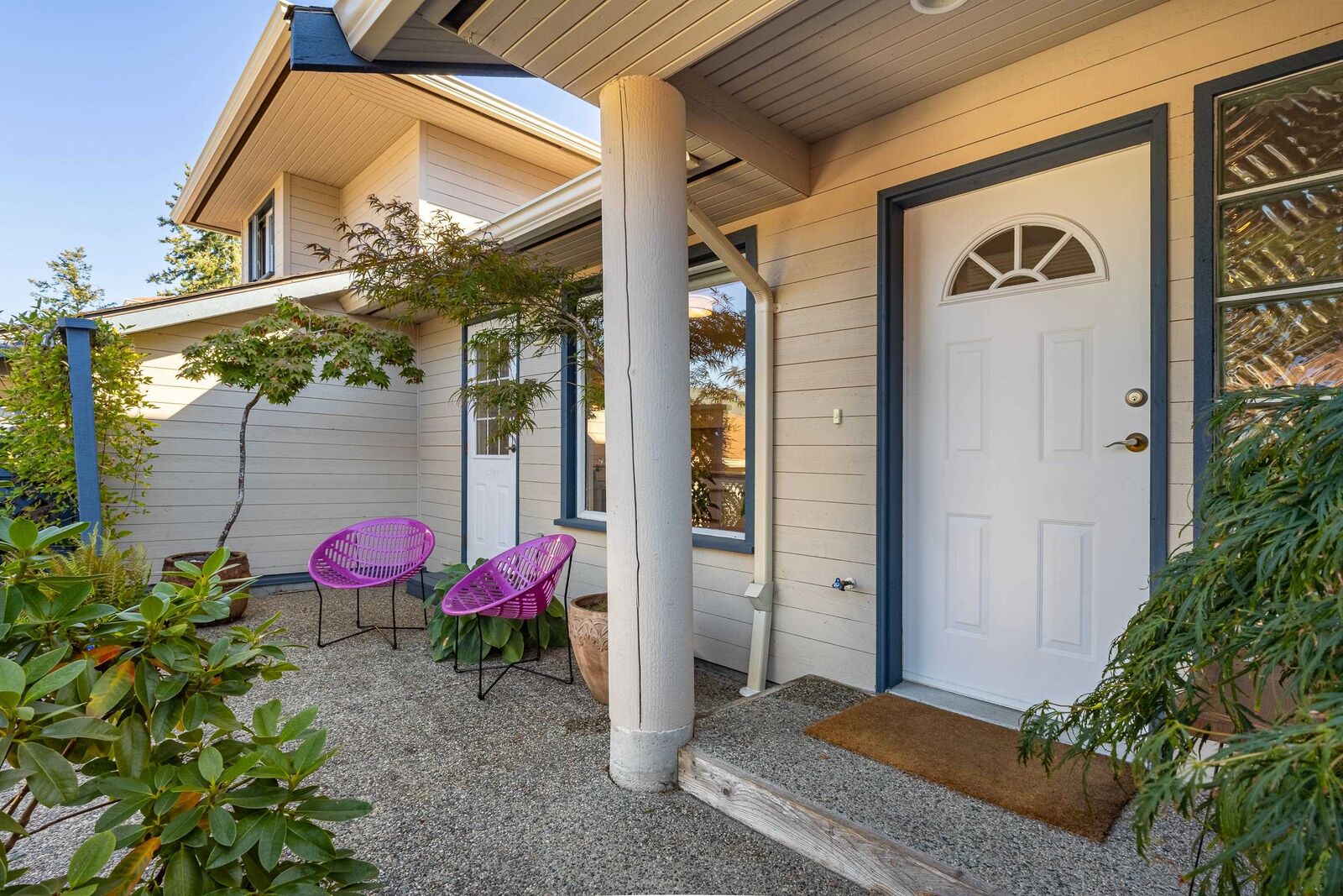 Property Photo:  5768 Marine Way 8  BC V7Z 0K4 