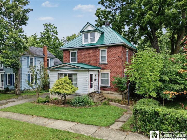 Property Photo:  134 Newton Street  NY 14063 
