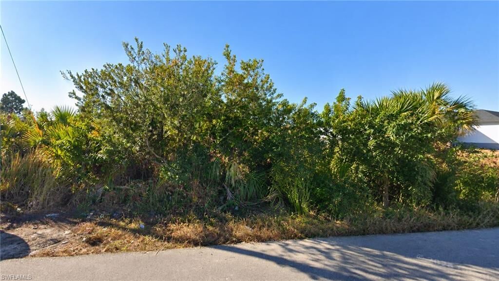 Property Photo:  3013 26th St W  FL 33971 