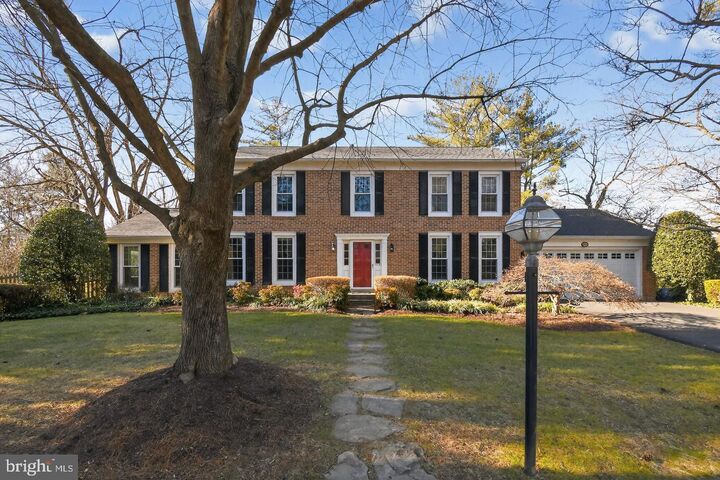 Property Photo:  1302 Clayborne House Court  VA 22101 