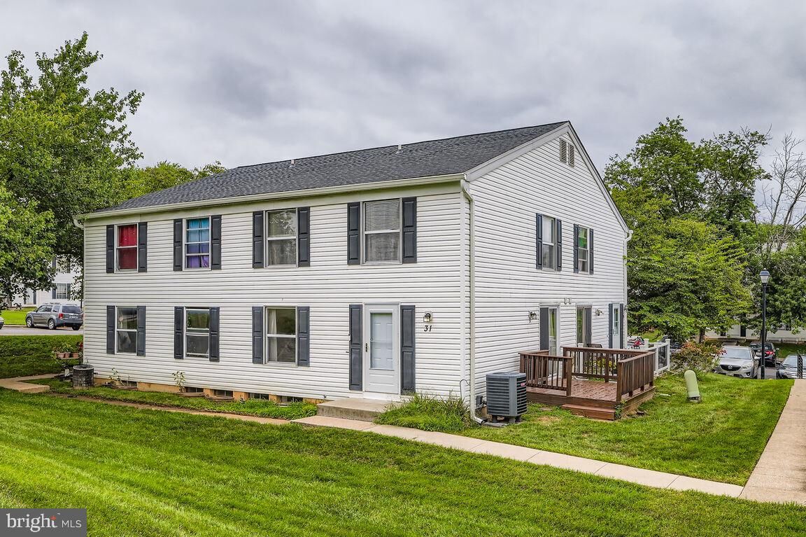 Property Photo:  