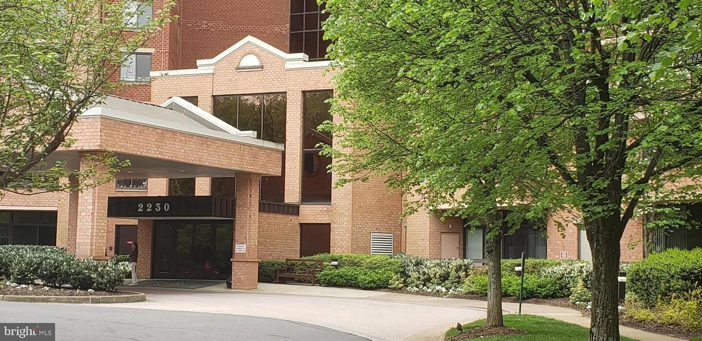 Property Photo:  2230 George C Marshall Drive 822  VA 22043 