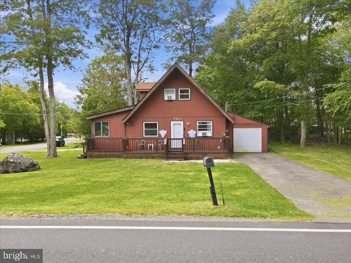 Property Photo:  593 Country Place Drive  PA 18466 
