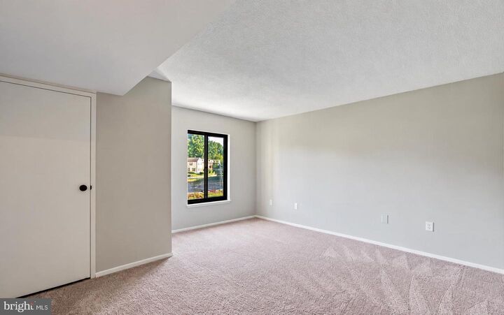 Property Photo:  4500 S Four Mile Run Drive 530  VA 22204 