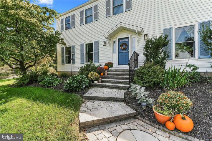 Property Photo: 980 Wind Song Road PA 19382