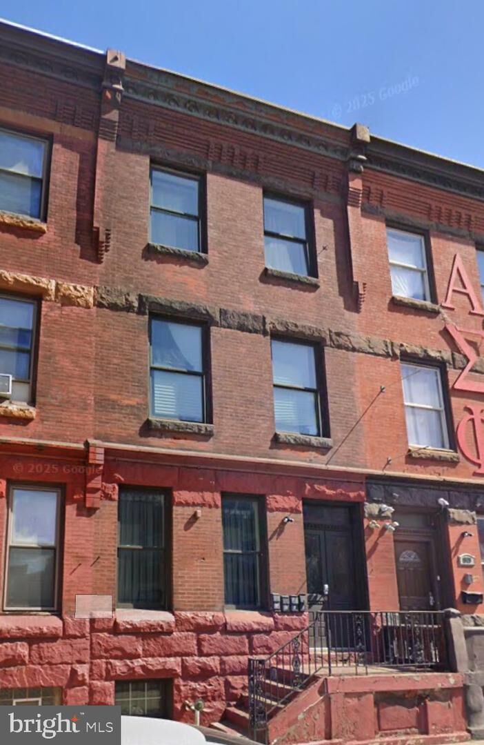 Property Photo: 1631 W Diamond Street PA 19121