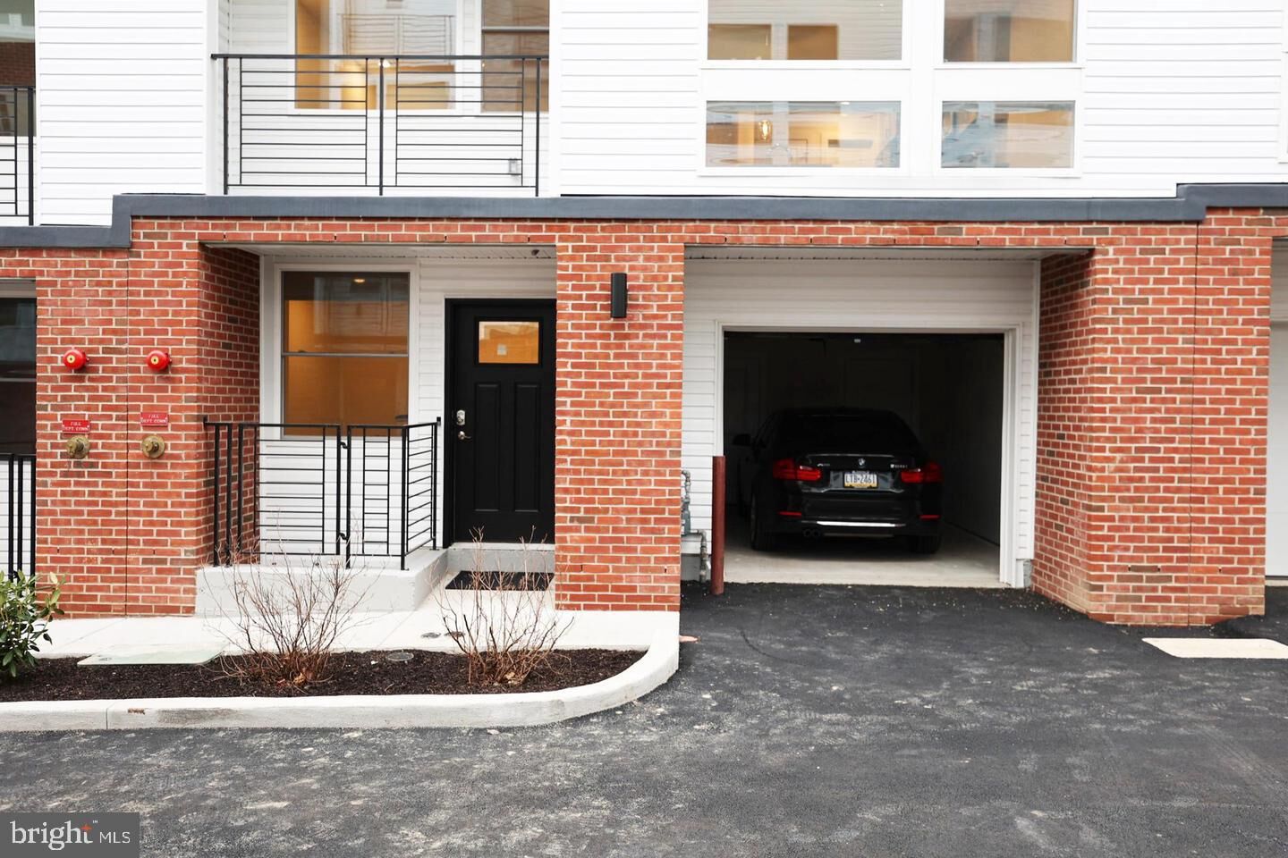 Property Photo: 1500 N Randolph Street 8 PA 19122