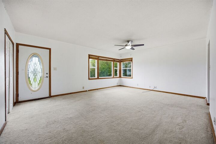 Property Photo:  1224 20th Street SW  IA 52404 
