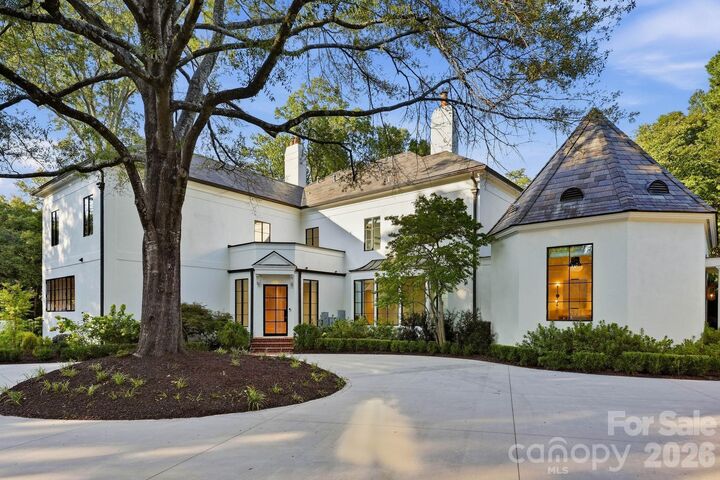 Property Photo:  600 Hermitage Road  NC 28207 