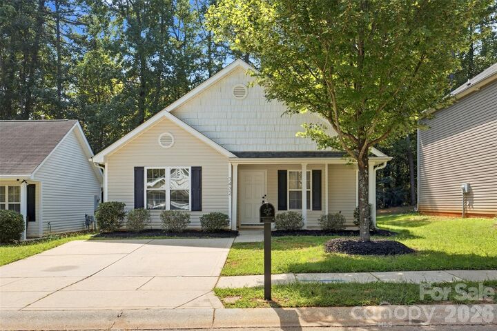 Property Photo: 3432 Kelsey Emma Court NC 28269