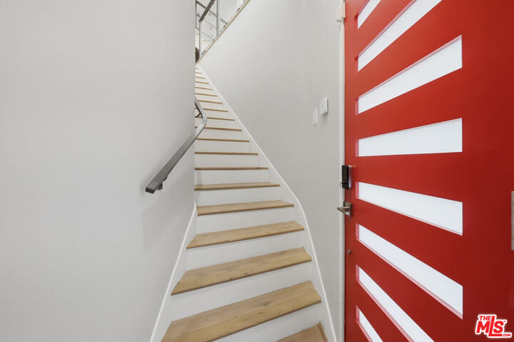 Property Photo:  2251 Lyric Ave  CA 90027 