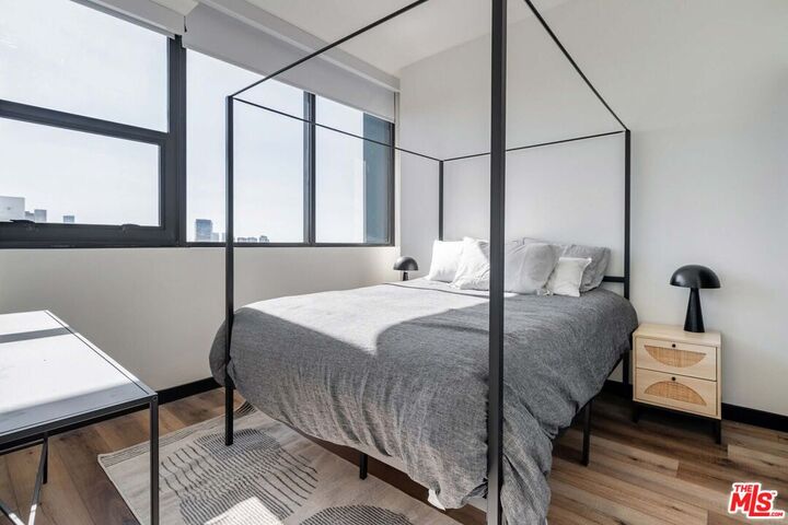 Property Photo:  2500 Wilshire Blvd, Unit 622  CA 90057 