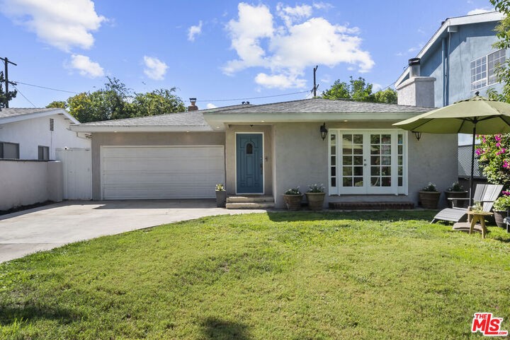 Property Photo: 4311 Laurelgrove Ave CA 91604