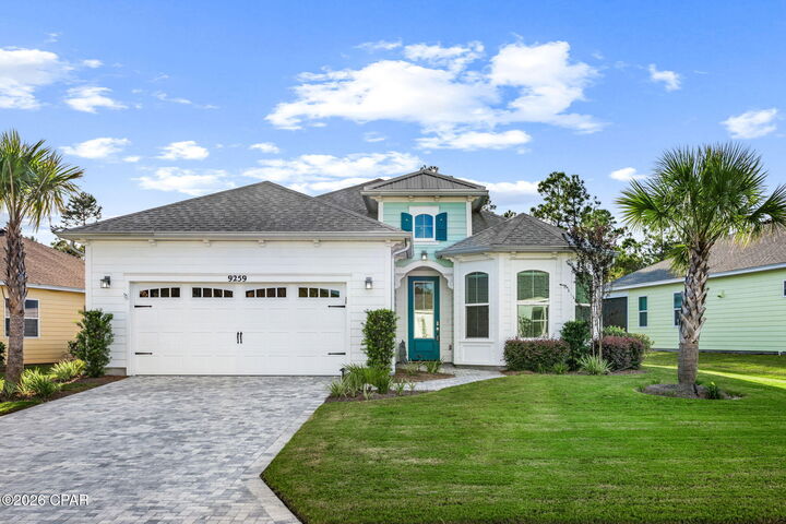Property Photo: 9259 Paradise Drive FL 32413