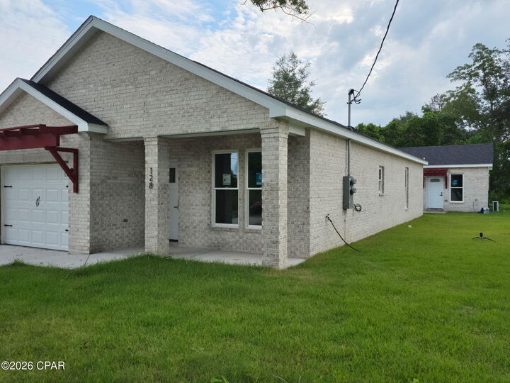 Property Photo: 128 Central Avenue FL 32401