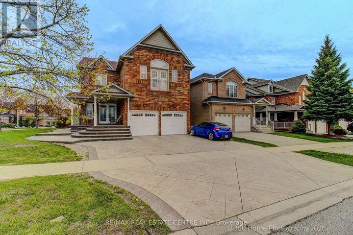 Property Photo:  806 White Clover Way  ON L5V 3C5 