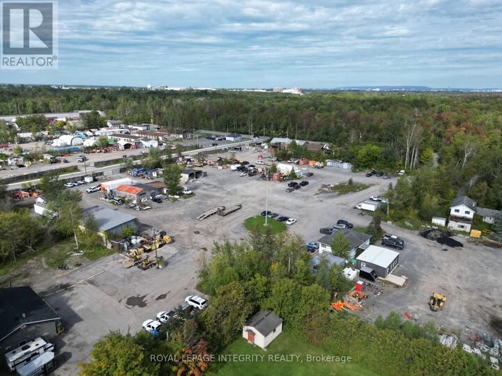 Property Photo:  2538 Leitrim Road 1  ON K1T 3V3 
