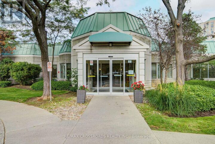 Property Photo: 2628 McCowan Road 315 ON M1S 5J8
