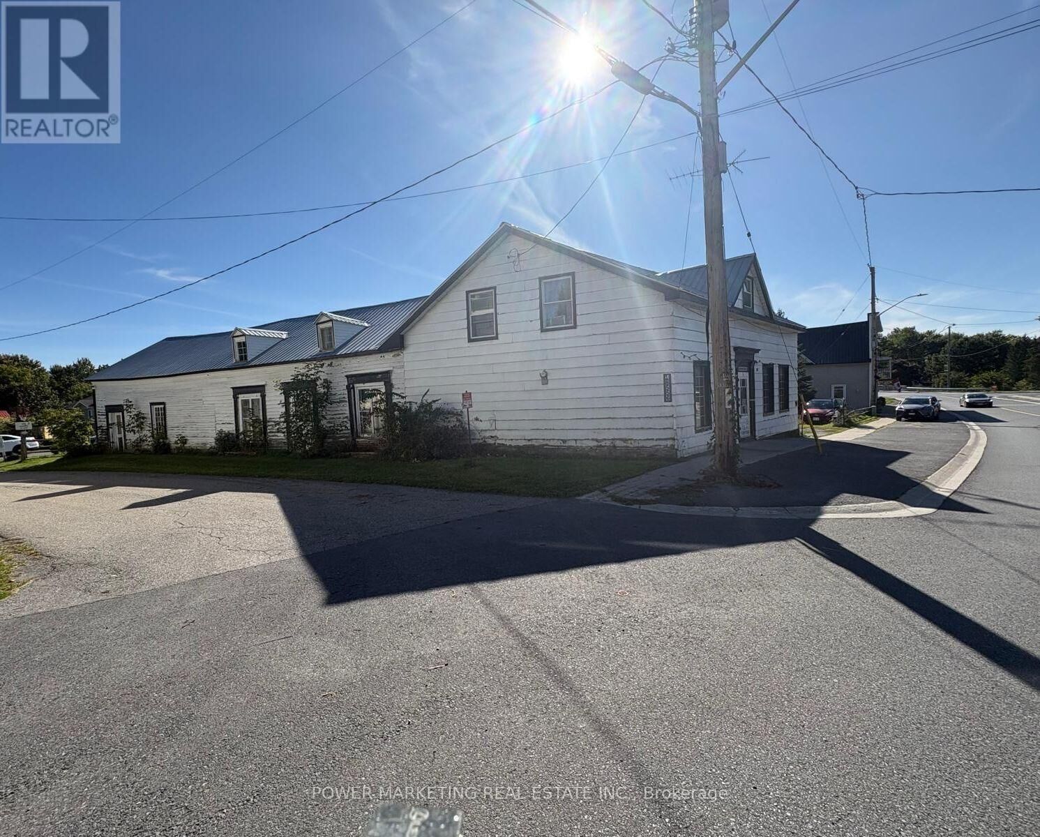 Property Photo: 18556 Dundas Street ON K0C 1S0