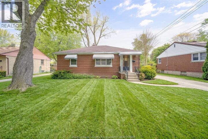 Property Photo:  3264 Dominion Boulevard  ON N9E 2N5 