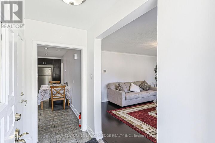Property Photo: 246 Ellington Drive ON M1R 3Y4