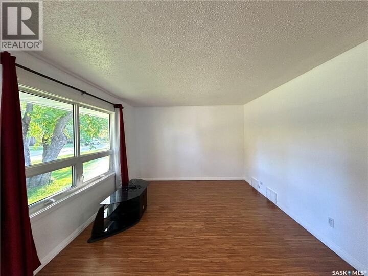 Property Photo:  150 24th Street E  SK S6V 1R5 