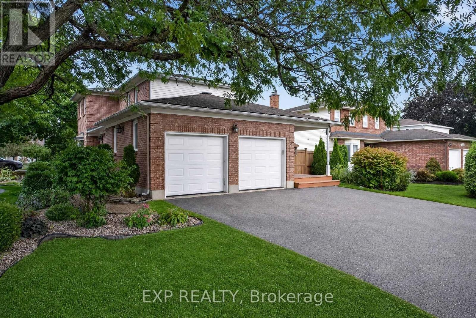 Property Photo:  1531 Michaelsem Street  ON K1C 4T6 