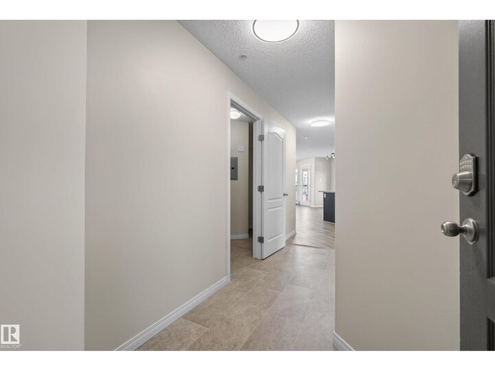 Property Photo: #6223 7331 South Terwillegar Dr NW AB T6R 0L9