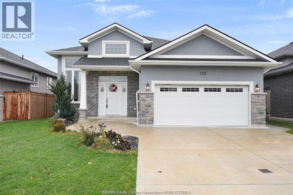 Property Photo:  192 Lennox Avenue  ON N8M 0A7 